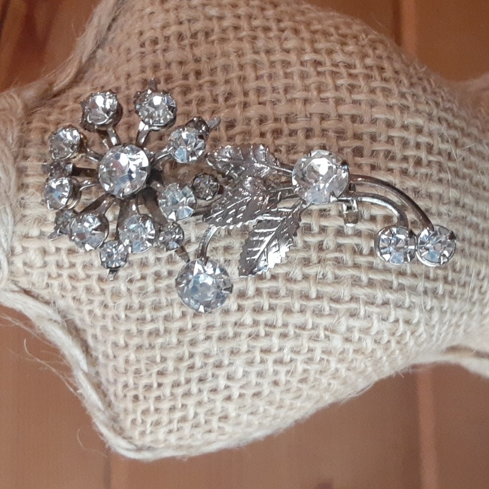 Vintage Rhinestone Flower Brooch